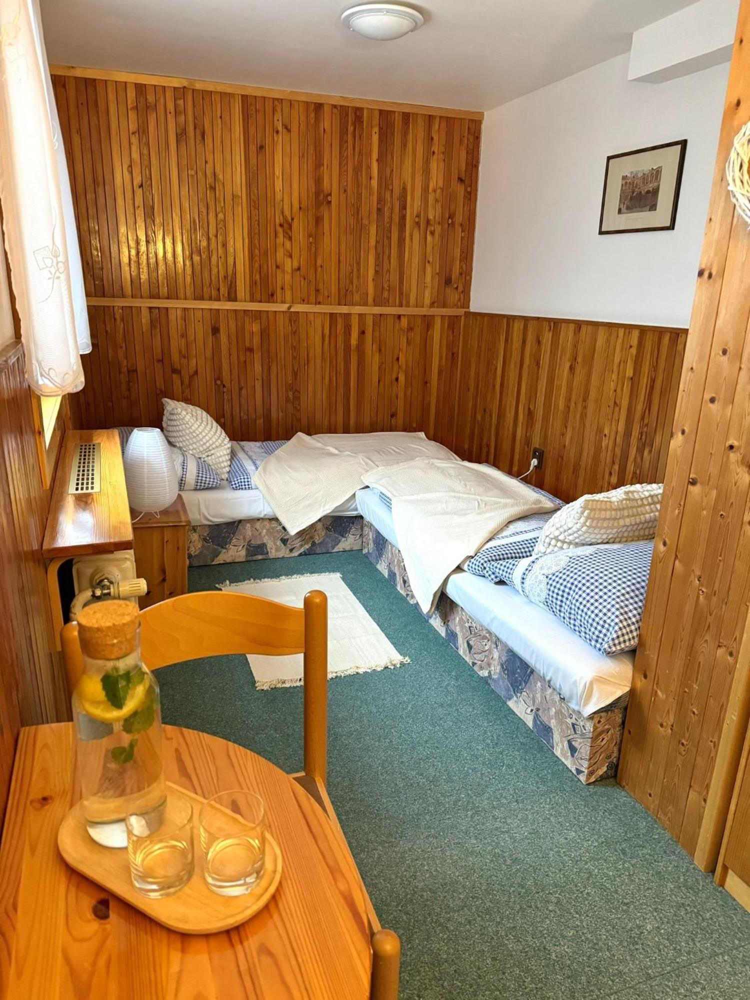 Bila Labut Horsky Hotylek Hotel Pec pod Snezkou Room photo