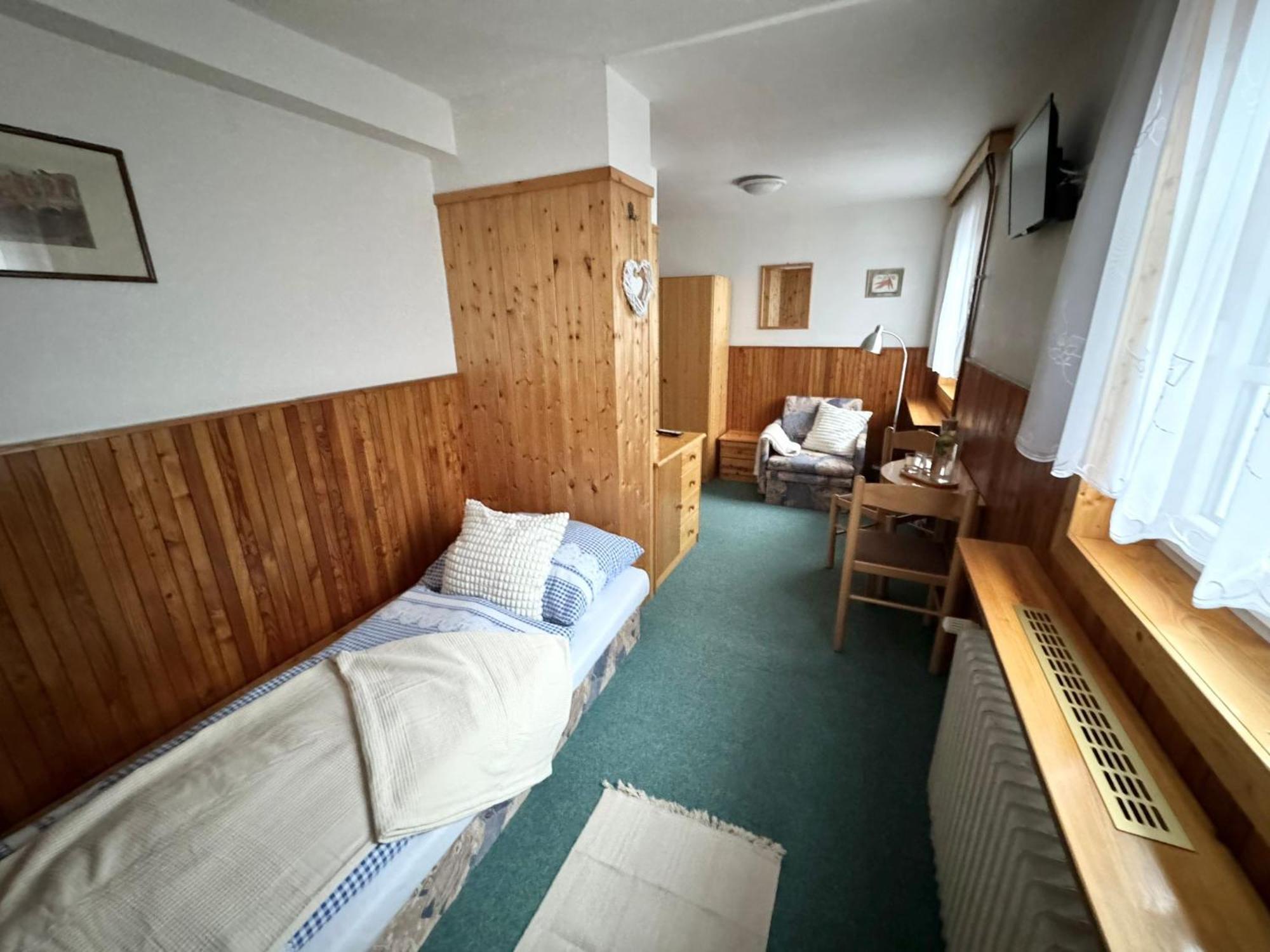 Bila Labut Horsky Hotylek Hotel Pec pod Snezkou Room photo